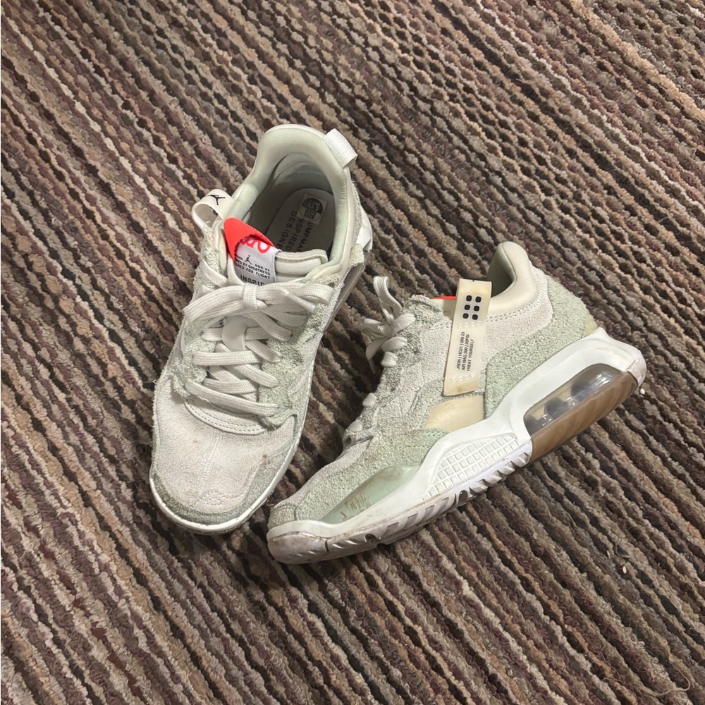 Fits ladies size 7.5